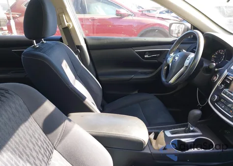 2017 Nissan Altima 2.5 Sv z USA, uszkodzony, nr VIN 1N4AL3AP7HC490445